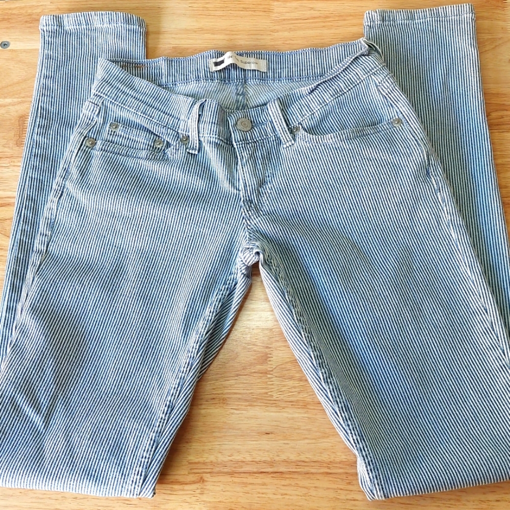 Levi's 524 Too Superlow Skinny Blue and White Stripes 25 x 32